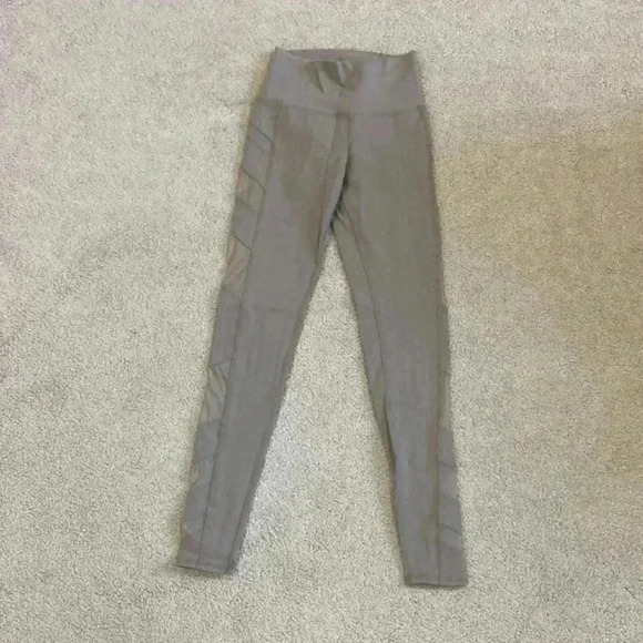 Alo beige leggings in size xxs - Picture 1 of 6